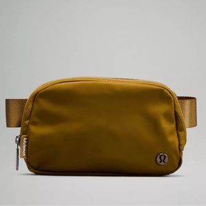 🍂🍁Lulu Lemon Burnt Caramel Everywhere Belt Bag